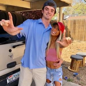 Meet your Posher, Max